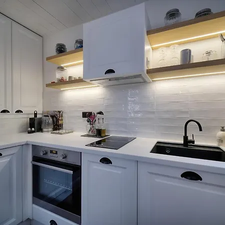 Upstays Renovated 31m Duplex Suquet Apartment *